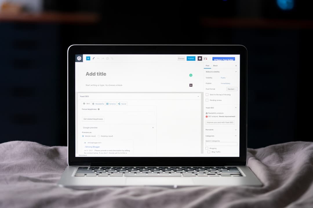 Pricing plans screen with a Framer pricing toggle switching between monthly and annual billing